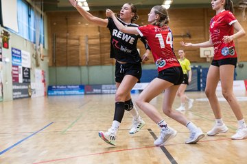 Bild 98 - wBJ SV Henstedt Ulzburg - HSG Holstein Kiel/Kronshagen : Ergebnis: 30:28